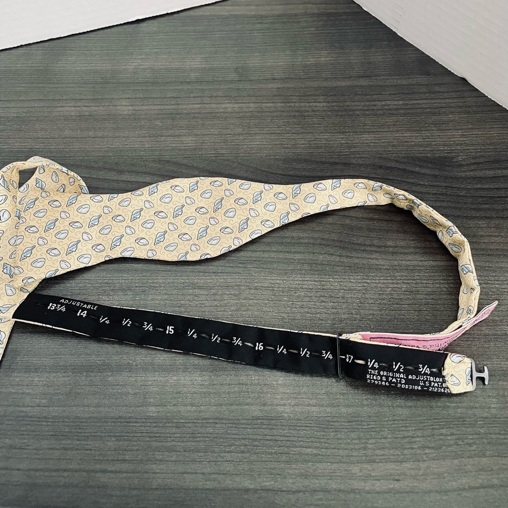 Vineyard Vines Seashell Patterned Bow Tie - image 4